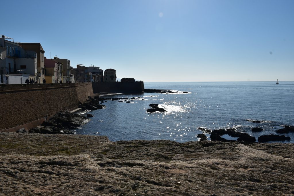 Janvier en Sardaigne à la mer